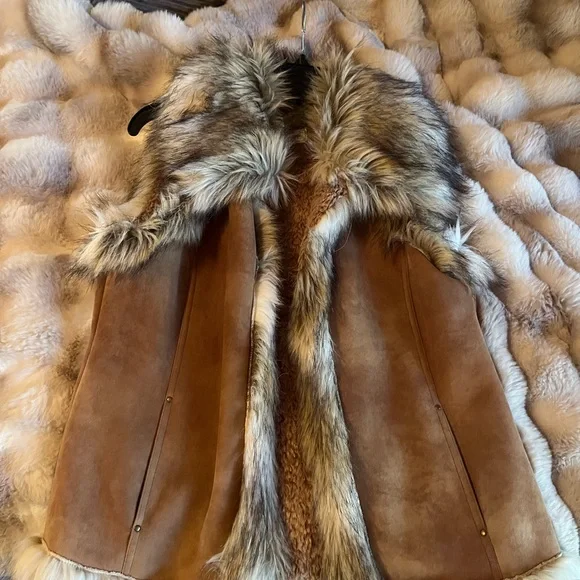 Tasha Polizzi Brown Faux Fur Trim Vest. Beautiful - Picture 1 of 4